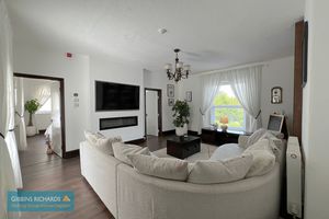 Living Room- click for photo gallery